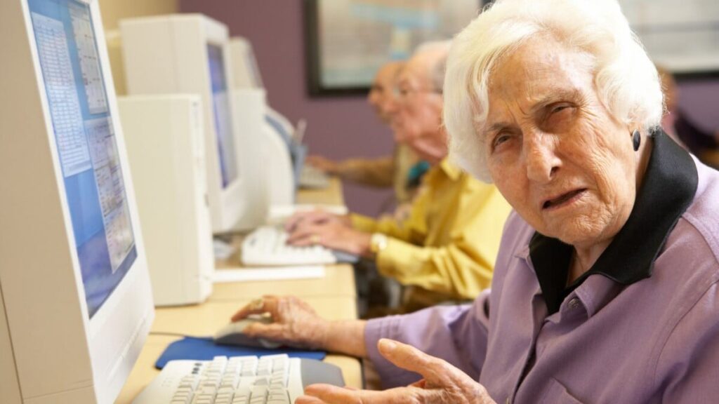 senior woman pc computer