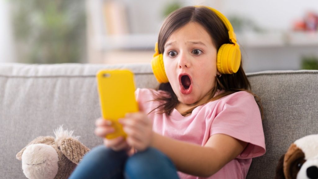 kid phone upset online omg