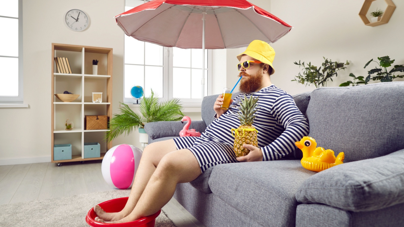 guy summer vacation couch chill relax cocktail beach (1)